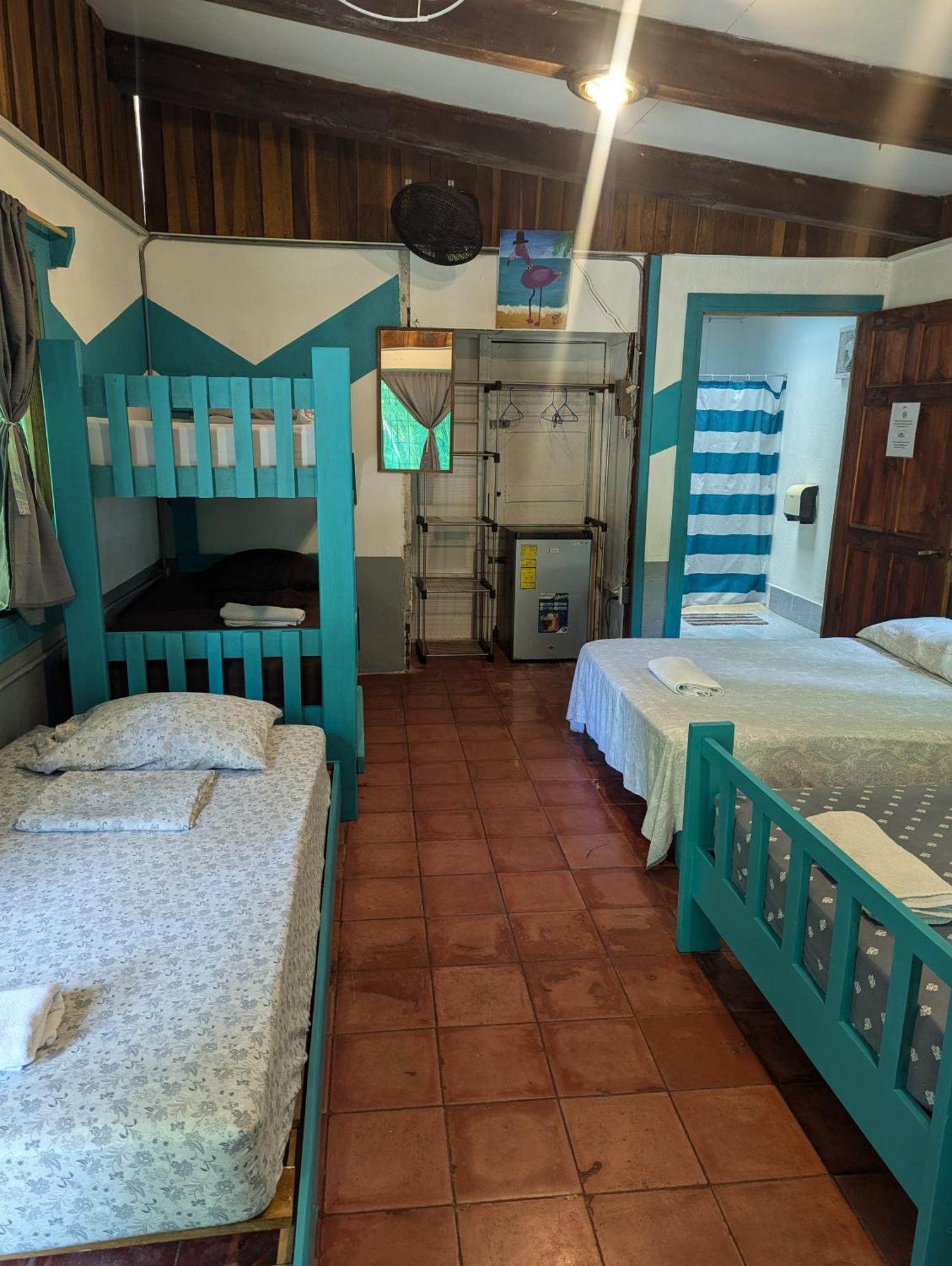 Tasty Dayz Hostel Puerto Viejo de Talamanca 外观 照片